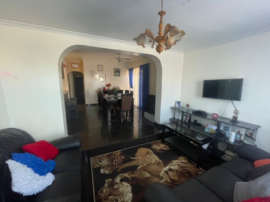 3 Bedroom Property for Sale in Beacon Valley Western Cape